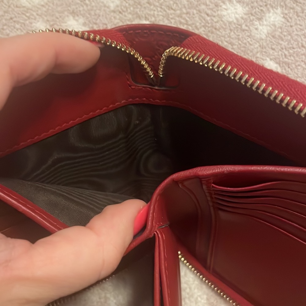 Authentic Gucci Wallet - Picture 6 of 8